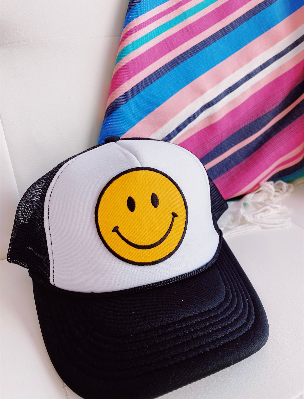 Black/White Smiley Face