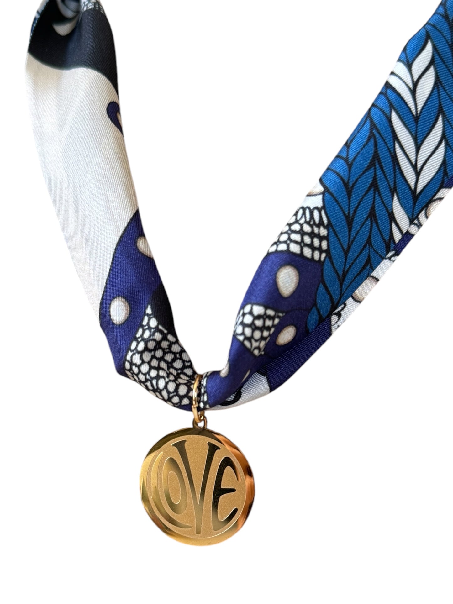 Vera Love Scarf Necklace